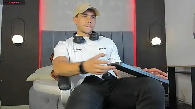 Liam walk  online show from February 12, 9:10 pm