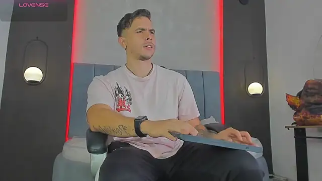 Liam walk  online show from March 29, 10:10 pm