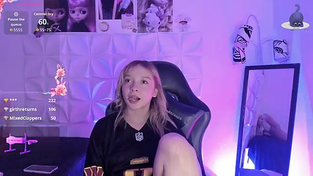 JuliethMoss online show from October 26, 8:42 am