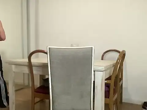 Snapshot of lat20ar@xh chatting on April 6, 3:37 am lat20arxh online show from April 6, 3:37 am