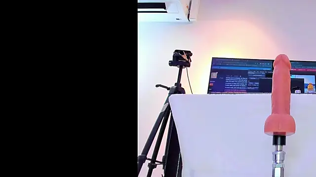 Snapshot of maily_zanss chatting on October 15, 7:36 pm maily zanss online show from October 15, 7:36 pm