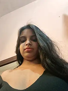 Maahhii 2 online show from April 28, 8:03 pm