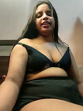 Maahhii 2 online show from May 14, 8:59 pm