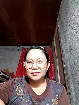 Everleigh mom online show from October 29, 11:12 am