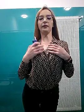 MoonedByEva online show from October 20, 12:27 pm