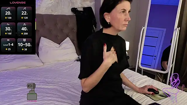 Lia Reyn online show from October 2, 10:33 am