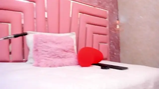 ALYANNA HOT  online show from February 17, 11:40 am