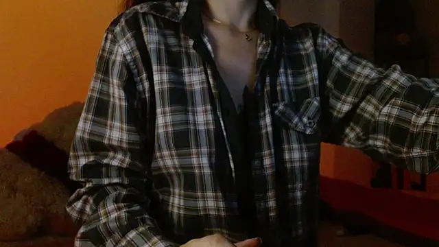 lia ana online show from March 21, 6:40 am