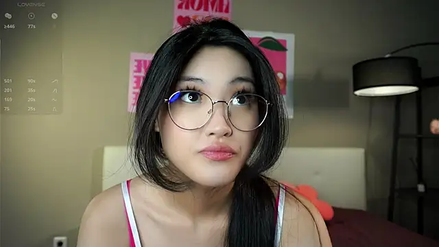 Snapshot of FancyEsten chatting on October 3, 8:44 am FancyEsten online show from October 3, 8:44 am