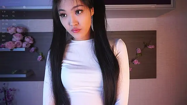 Snapshot of FancyEsten chatting on October 10, 9:19 am FancyEsten online show from October 10, 9:19 am