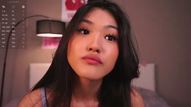 Snapshot of FancyEsten chatting on October 16, 8:37 am FancyEsten online show from October 16, 8:37 am