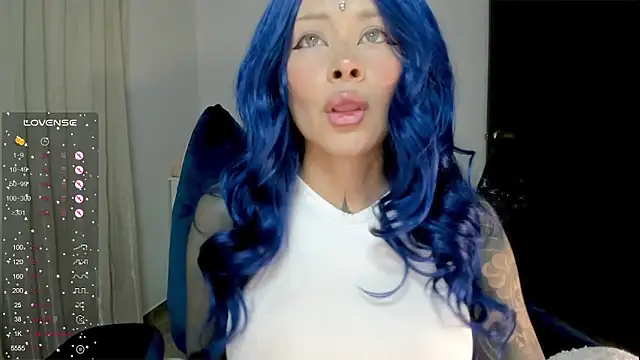 AlinaLukyanova online show from April 28, 5:12 am