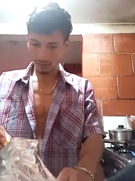 Snapshot of alexandercruz chatting on February 18, 8:16 pm alexandercruz online show from February 18, 8:16 pm