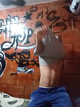 Snapshot of alexandercruz chatting on February 27, 4:34 am alexandercruz online show from February 27, 4:34 am