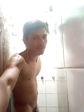 Snapshot of alexandercruz chatting on March 1, 12:12 am alexandercruz online show from March 1, 12:12 am