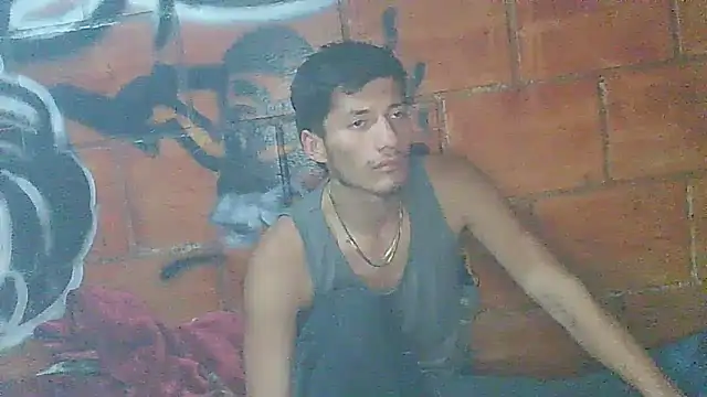 Snapshot of alexandercruz chatting on March 14, 12:50 am alexandercruz online show from March 14, 12:50 am