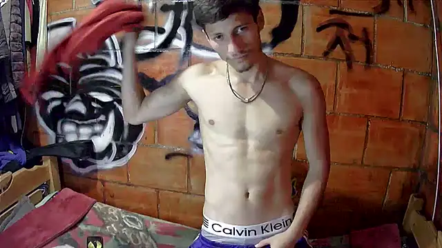 Snapshot of alexandercruz chatting on March 16, 12:49 am alexandercruz online show from March 16, 12:49 am