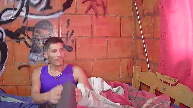 Snapshot of alexandercruz chatting on March 20, 8:46 pm alexandercruz online show from March 20, 8:46 pm