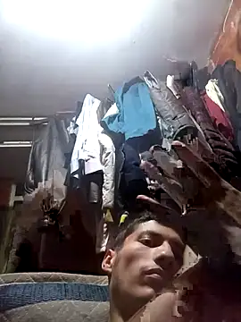 Snapshot of alexandercruz chatting on April 29, 11:55 pm alexandercruz online show from April 29, 11:55 pm