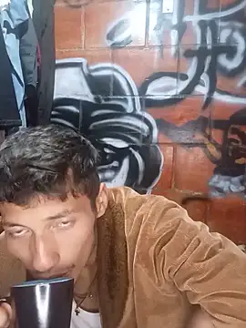 Snapshot of alexandercruz chatting on May 20, 3:07 pm alexandercruz online show from May 20, 3:07 pm
