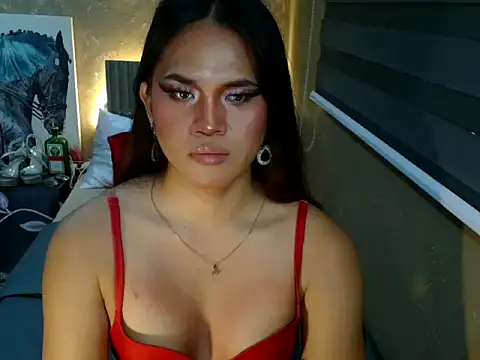 Snapshot of YllanaAltheaXxX chatting on April 2, 1:47 am YllanaAltheaXxX online show from April 2, 1:47 am