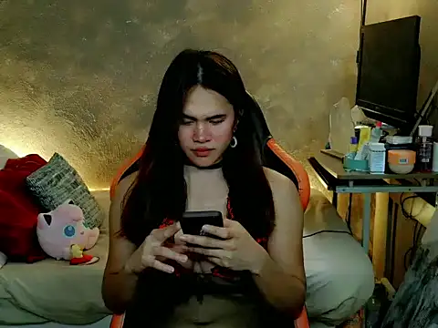 Snapshot of YllanaAltheaXxX chatting on May 19, 6:53 am YllanaAltheaXxX online show from May 19, 6:53 am