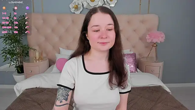 Snapshot of NancyJonson chatting on April 10, 3:23 am NancyJonson online show from April 10, 3:23 am