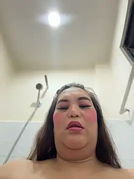 ashleygrahamts online show from October 21, 1:45 pm