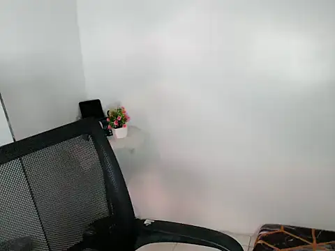 daretolovemee 18 online show from October 16, 11:17 pm