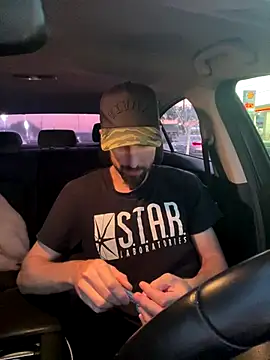 Snapshot of thejohnryancollection chatting on September 10, 12:43 am thejohnryancollection online show from September 10, 12:43 am