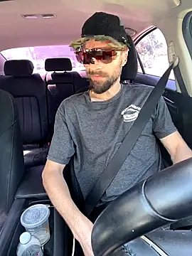 Snapshot of thejohnryancollection chatting on October 5, 7:23 pm thejohnryancollection online show from October 5, 7:23 pm