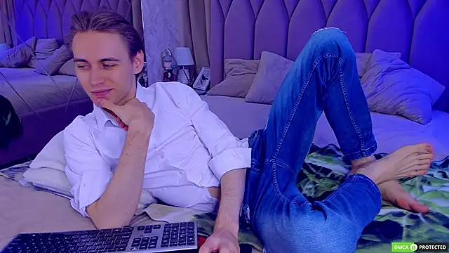 Snapshot of WilliamDyson chatting on October 13, 3:17 am WilliamDyson online show from October 13, 3:17 am