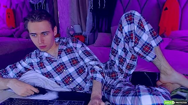 Snapshot of WilliamDyson chatting on October 20, 3:07 am WilliamDyson online show from October 20, 3:07 am