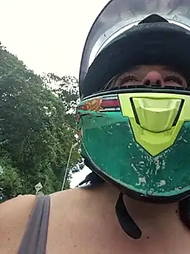 Snapshot of Fernandar2025 chatting on December 16, 2:55 pm Fernandar2025 online show from December 16, 2:55 pm