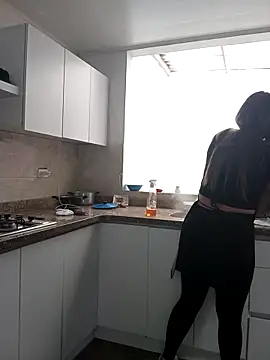 Snapshot of Fernandar2025 chatting on December 17, 6:47 pm Fernandar2025 online show from December 17, 6:47 pm