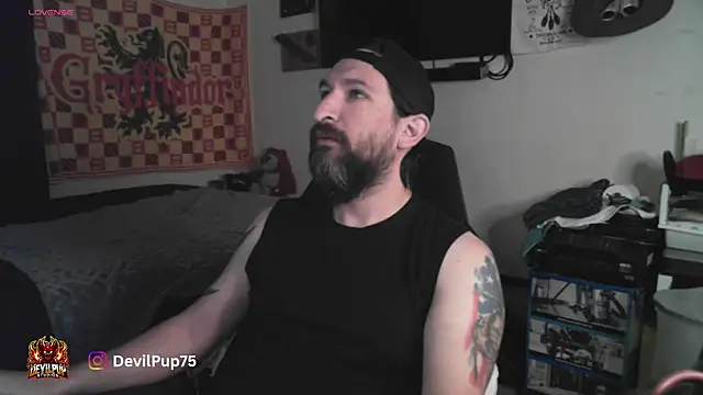 DevilPup75  online show from February 11, 4:17 am