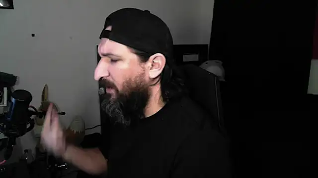 DevilPup75  online show from May 18, 7:47 am