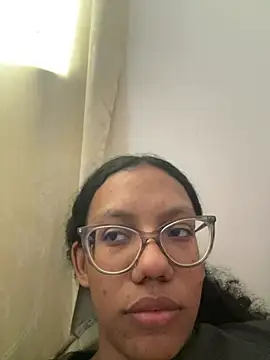 Snapshot of Valen1800 chatting on March 8, 8:34 pm Valen1800 online show from March 8, 8:34 pm