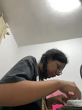 Snapshot of Valen1800 chatting on March 14, 1:01 am Valen1800 online show from March 14, 1:01 am