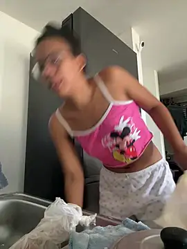 Snapshot of Valen1800 chatting on March 15, 6:14 pm Valen1800 online show from March 15, 6:14 pm