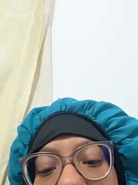 Snapshot of Valen1800 chatting on March 25, 2:06 am Valen1800 online show from March 25, 2:06 am