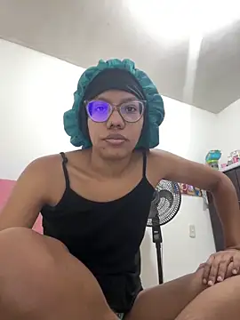 Snapshot of Valen1800 chatting on March 29, 3:39 am Valen1800 online show from March 29, 3:39 am