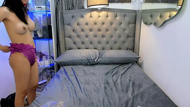 Snapshot of Claudia_empress chatting on September 12, 5:02 pm Claudia empress online show from September 12, 5:02 pm