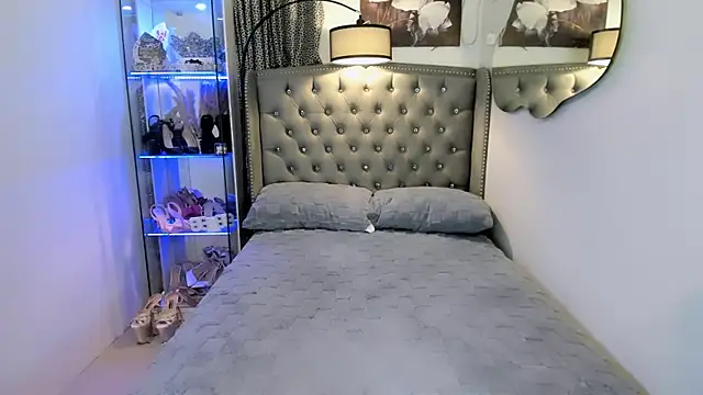 Snapshot of Claudia_empress chatting on October 9, 9:57 pm Claudia empress online show from October 9, 9:57 pm