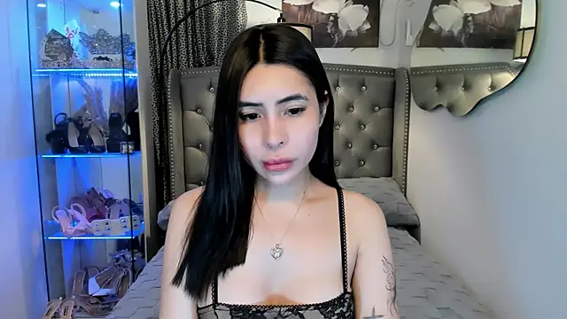 Snapshot of Claudia_empress chatting on October 16, 10:05 am Claudia empress online show from October 16, 10:05 am