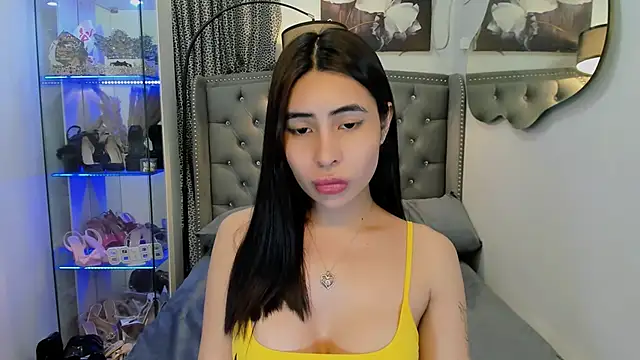 Snapshot of Claudia_empress chatting on October 20, 8:20 pm Claudia empress online show from October 20, 8:20 pm