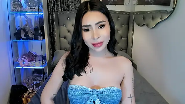 Snapshot of Claudia_empress chatting on October 22, 6:40 pm Claudia empress online show from October 22, 6:40 pm