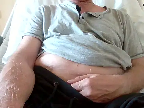 Snapshot of half_age chatting on June 28, 10:10 am half age online show from June 28, 10:10 am