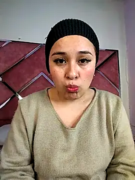 Snapshot of sara-lopez1 chatting on October 30, 12:12 am sara-lopez1 online show from October 30, 12:12 am