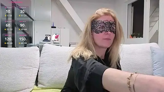 bellemasquer online show from December 2, 10:05 pm